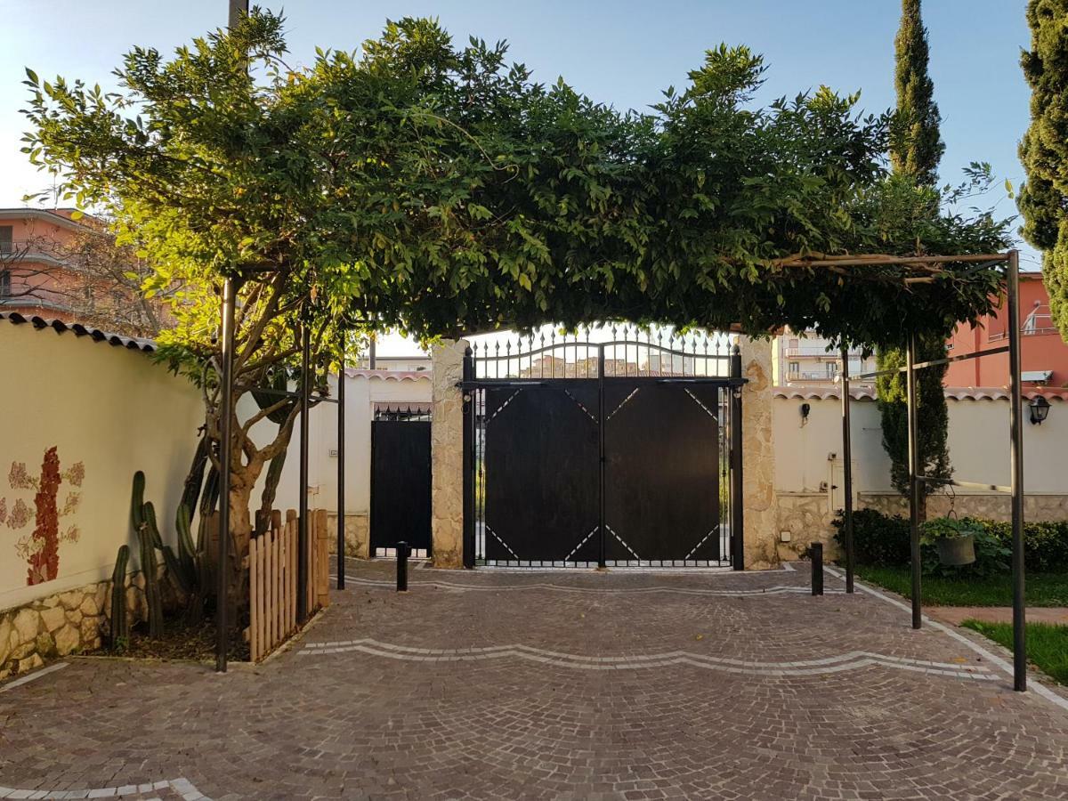 Tabor 1 Garden & Parking Apartment Napoli Ngoại thất bức ảnh
